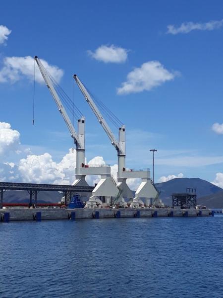 Cẩu Chân Đế Di Động 40 tấn